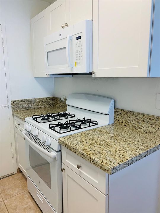 For Rent: $2,600 (2 beds, 2 baths, 1040 Square Feet)
