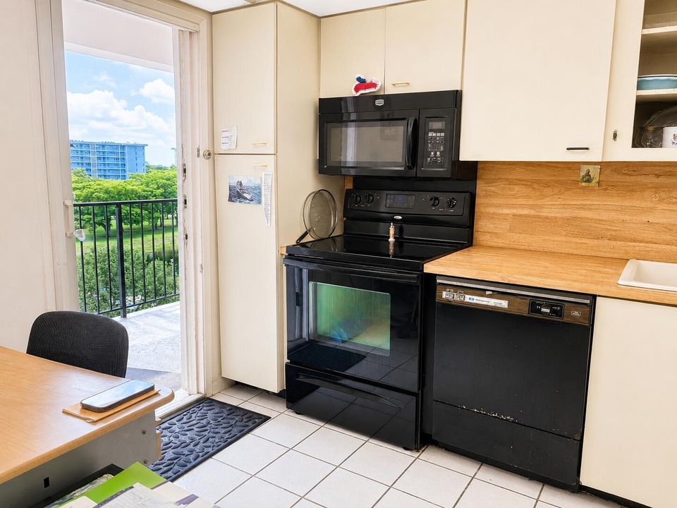 Kitchen 1