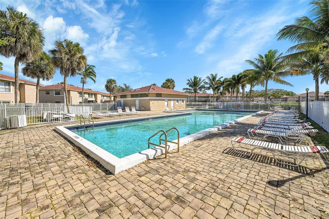 For Rent: $2,200 (2 beds, 2 baths, 768 Square Feet)