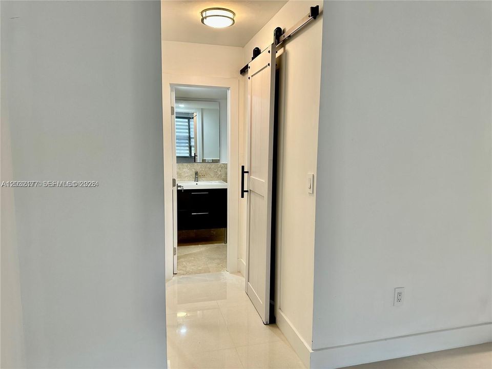 For Rent: $2,499 (2 beds, 2 baths, 1220 Square Feet)