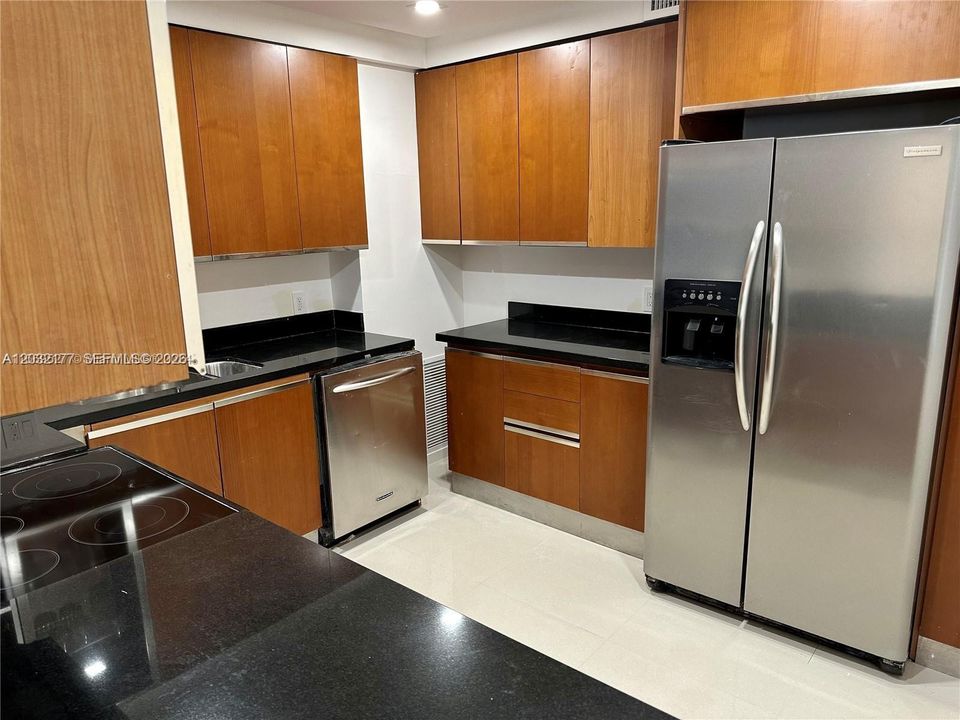 For Rent: $2,499 (2 beds, 2 baths, 1220 Square Feet)