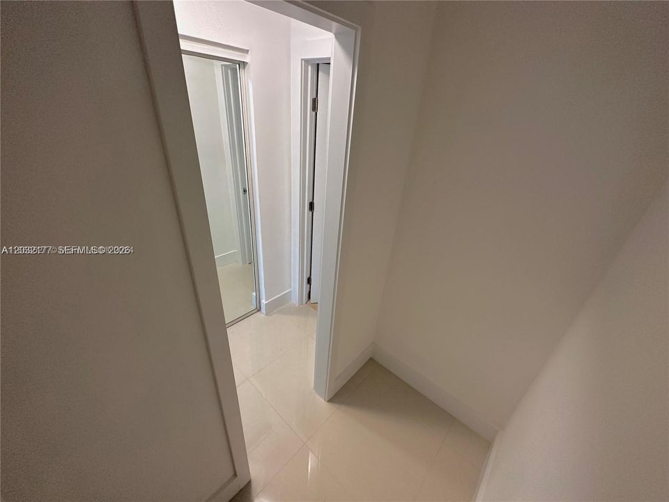 For Rent: $2,499 (2 beds, 2 baths, 1220 Square Feet)