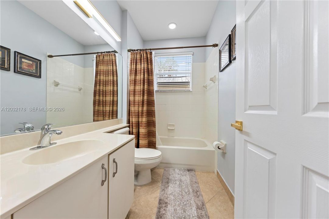 For Sale: $999,000 (5 beds, 3 baths, 2603 Square Feet)