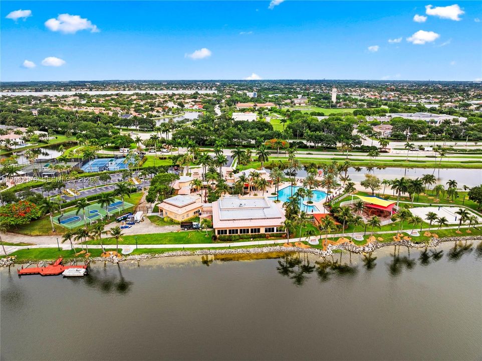 For Sale: $999,000 (5 beds, 3 baths, 2603 Square Feet)