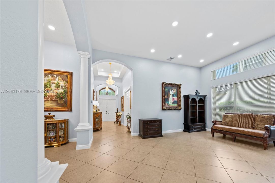 For Sale: $999,000 (5 beds, 3 baths, 2603 Square Feet)