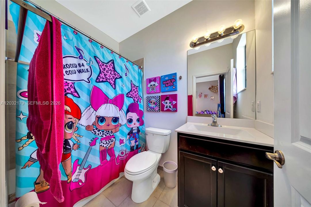 For Sale: $375,000 (3 beds, 3 baths, 1326 Square Feet)