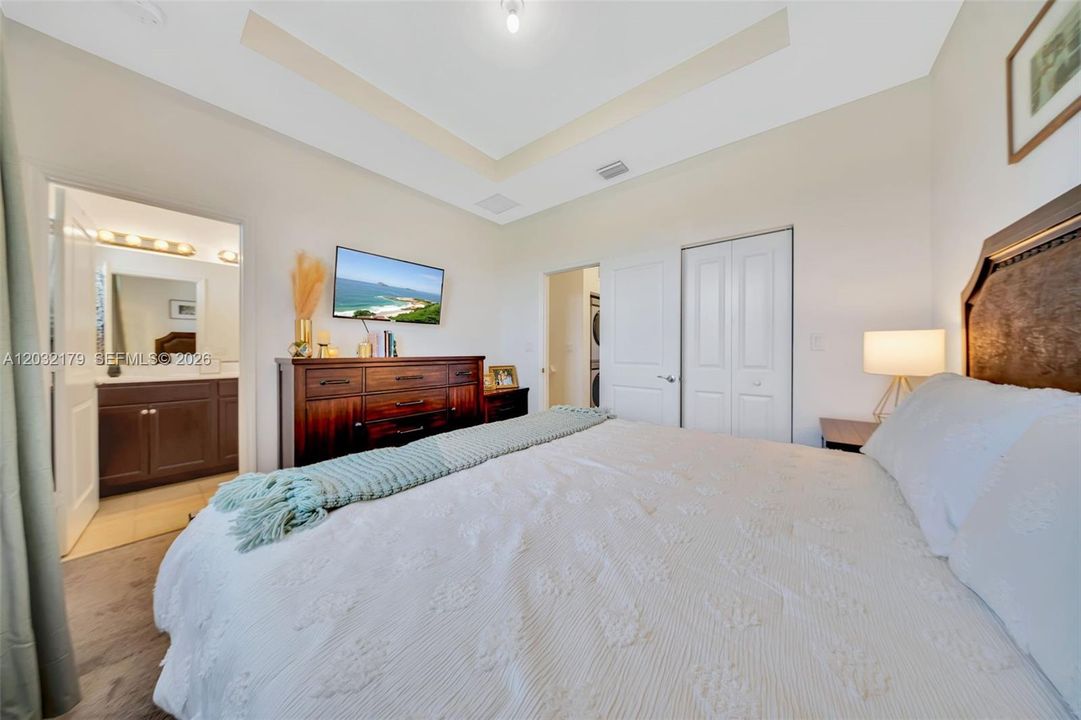 For Sale: $375,000 (3 beds, 3 baths, 1326 Square Feet)
