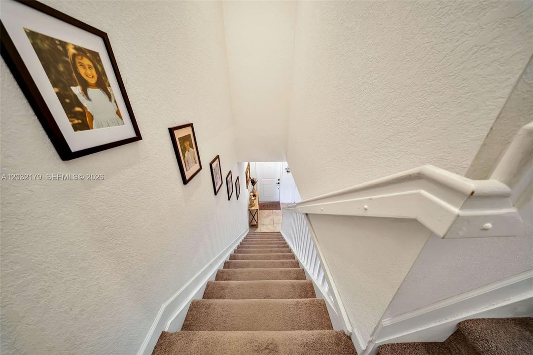 For Sale: $375,000 (3 beds, 3 baths, 1326 Square Feet)