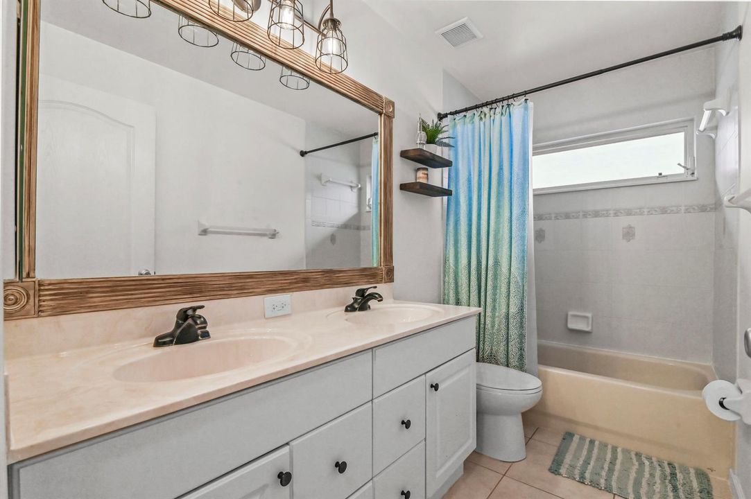 26 Bathroom 01
