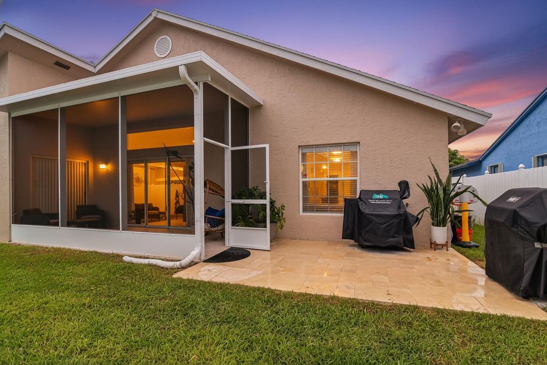 35 Backyard 04_TW