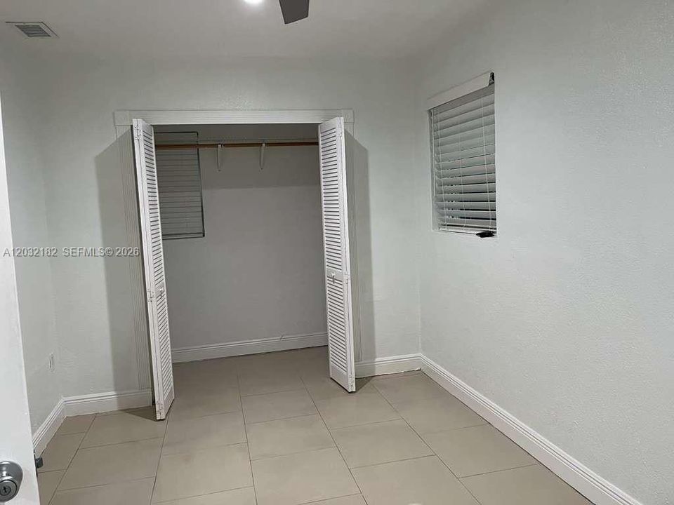For Rent: $2,300 (2 beds, 1 baths, 1962 Square Feet)