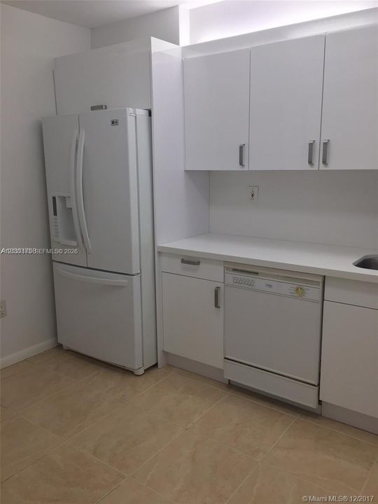 For Rent: $3,200 (1 beds, 1 baths, 962 Square Feet)