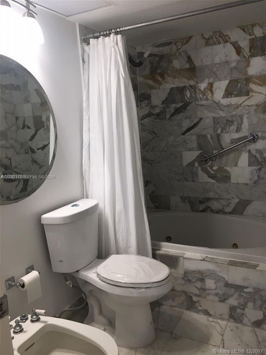 For Rent: $3,200 (1 beds, 1 baths, 962 Square Feet)