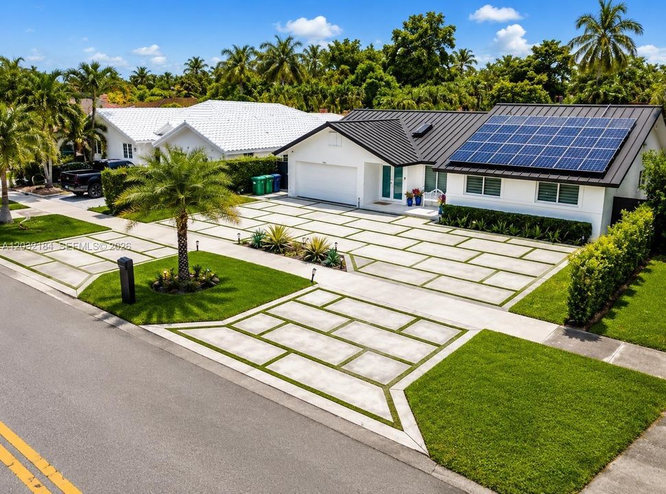 For Sale: $1,300,000 (5 beds, 3 baths, 2830 Square Feet)