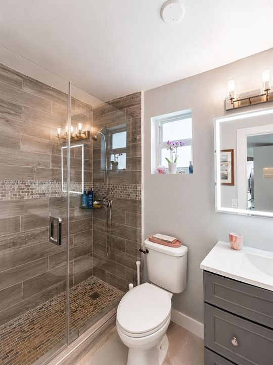 For Sale: $1,300,000 (5 beds, 3 baths, 2830 Square Feet)