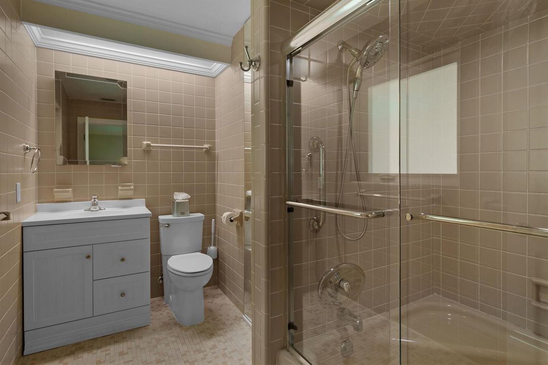28_accutour_3240-lakeview-dr -028