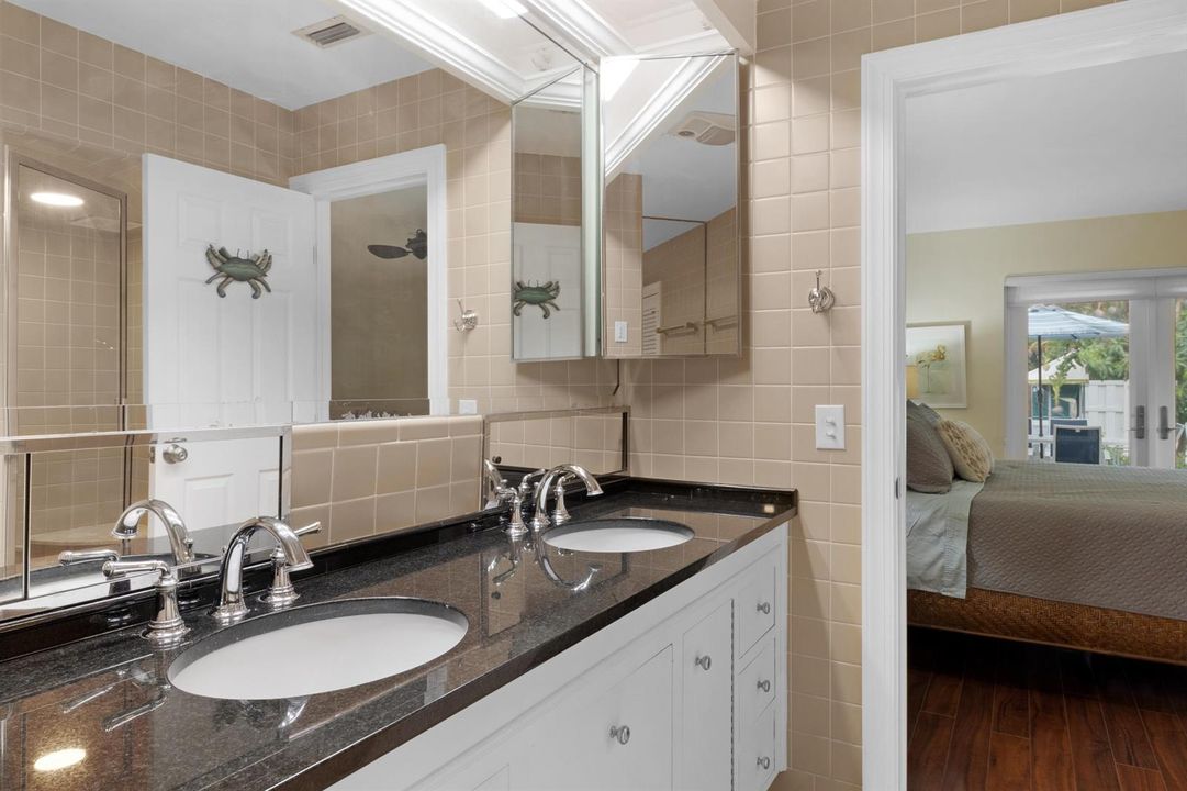 24_accutour_3240-lakeview-dr -024