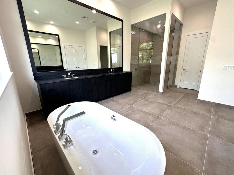 Lot 5 Master Bath 2