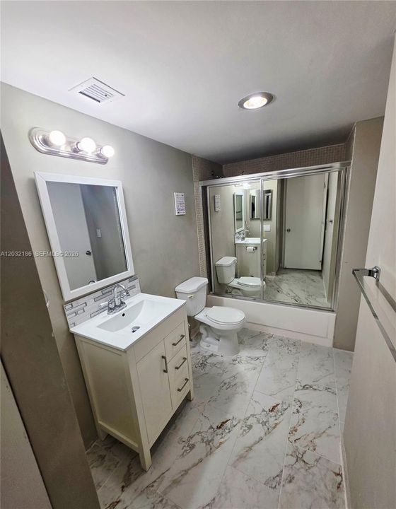 For Sale: $139,000 (2 beds, 2 baths, 972 Square Feet)