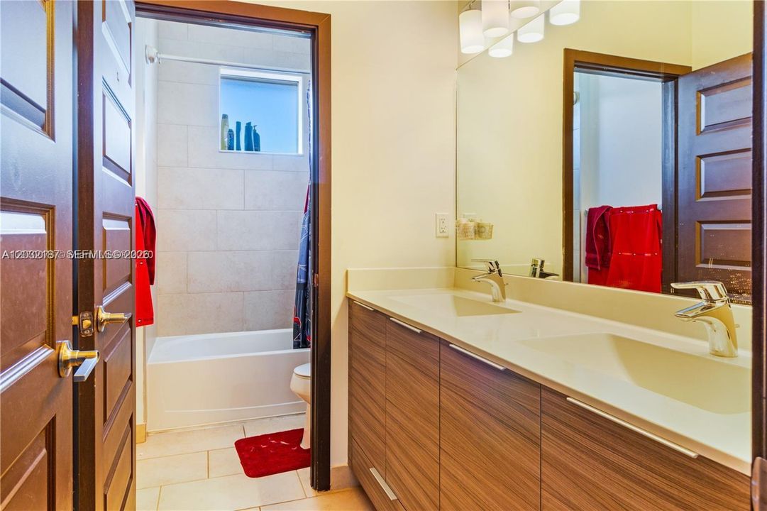 В аренду: $5,500 (5 спален, 3 ванн, 3082 Квадратных фут)