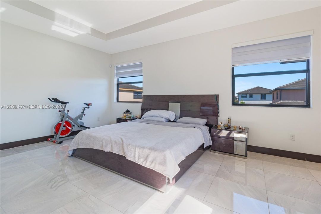 В аренду: $5,500 (5 спален, 3 ванн, 3082 Квадратных фут)