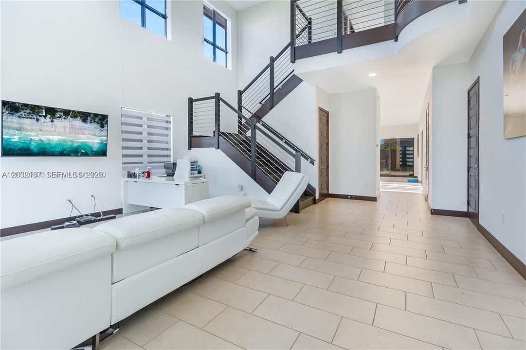 В аренду: $5,500 (5 спален, 3 ванн, 3082 Квадратных фут)