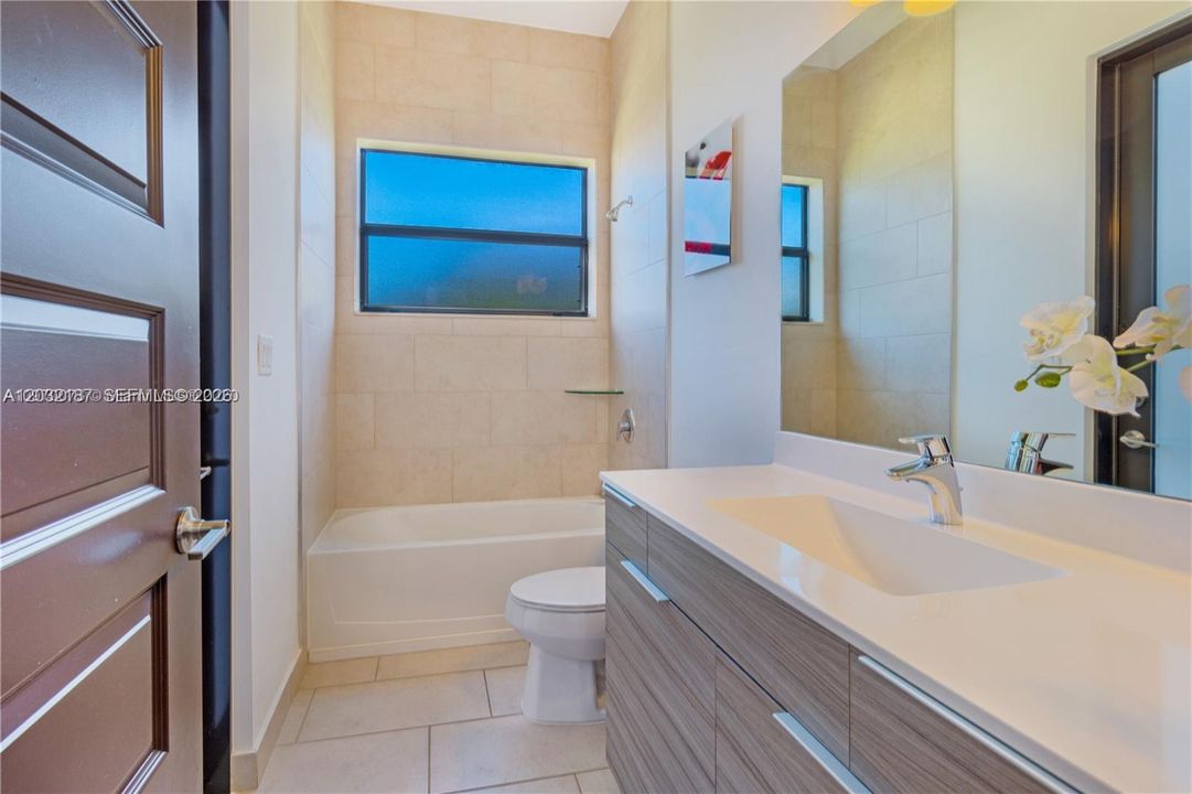 В аренду: $5,500 (5 спален, 3 ванн, 3082 Квадратных фут)