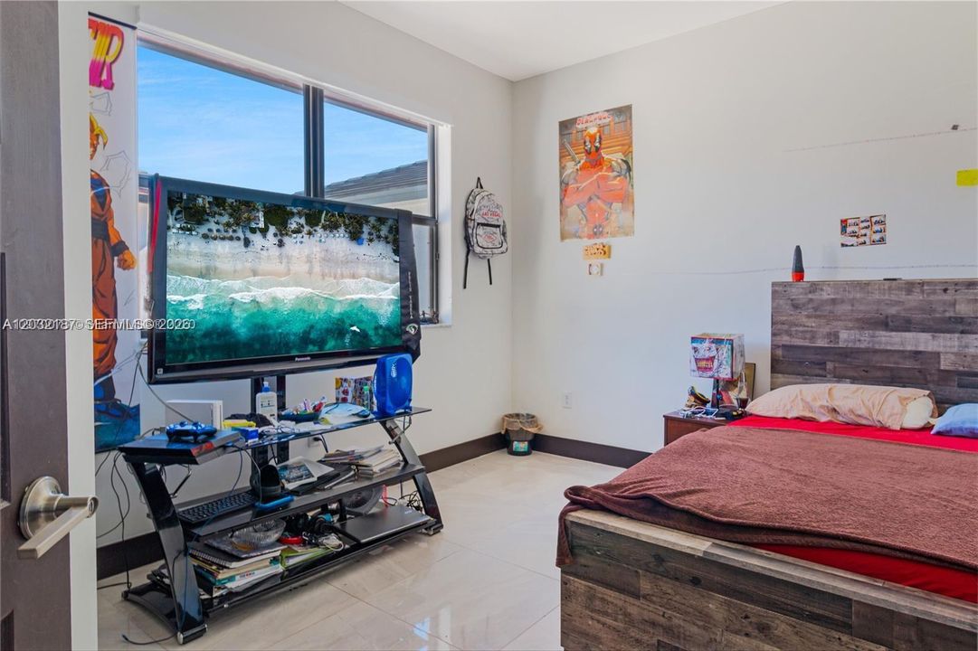 В аренду: $5,500 (5 спален, 3 ванн, 3082 Квадратных фут)