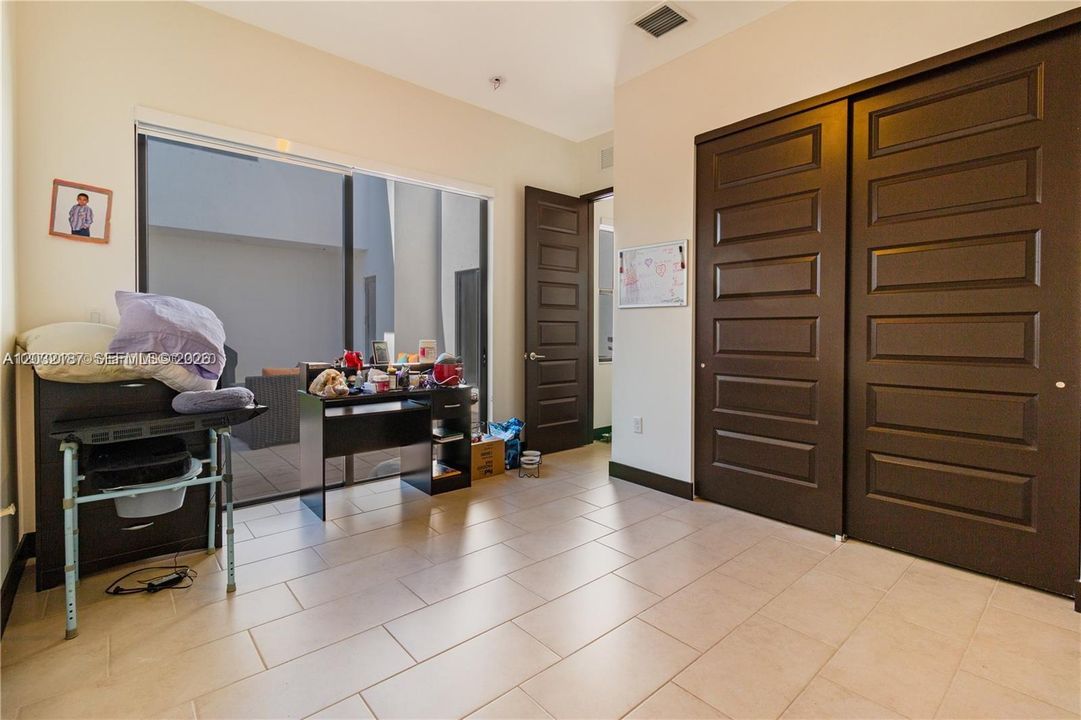 В аренду: $5,500 (5 спален, 3 ванн, 3082 Квадратных фут)