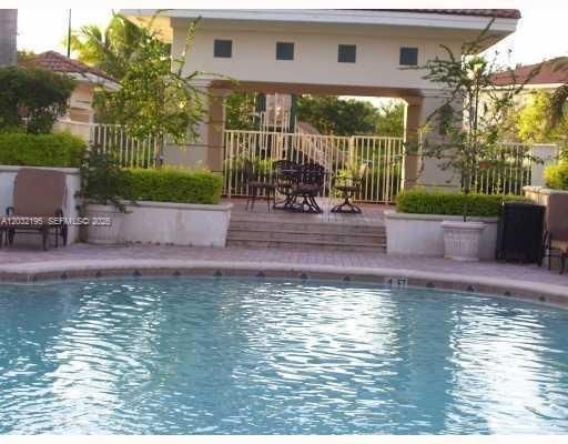 For Rent: $2,650 (3 beds, 2 baths, 1255 Square Feet)