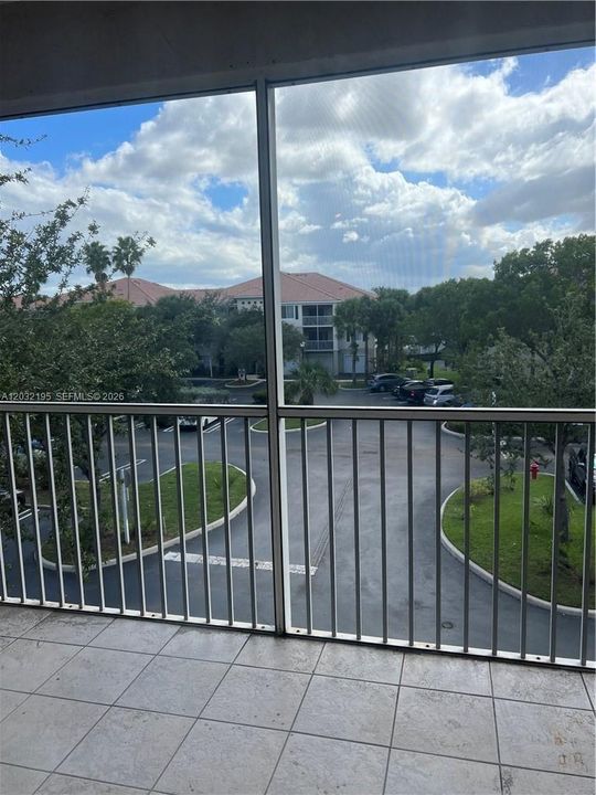 For Rent: $2,650 (3 beds, 2 baths, 1255 Square Feet)