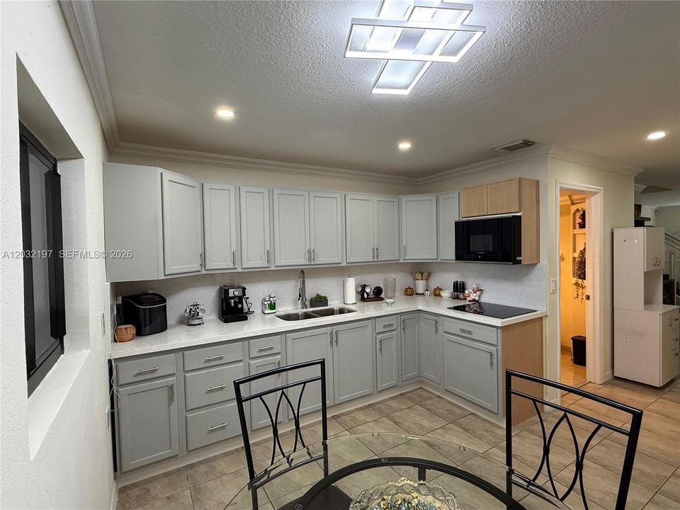 For Sale: $490,000 (3 beds, 2 baths, 1528 Square Feet)