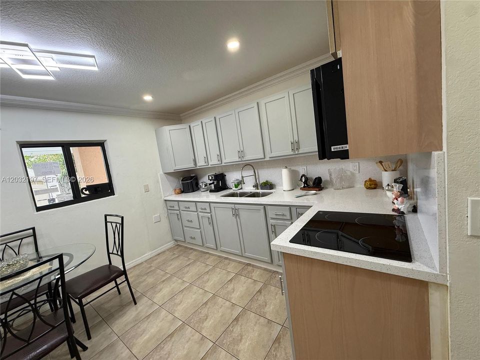 For Sale: $490,000 (3 beds, 2 baths, 1528 Square Feet)