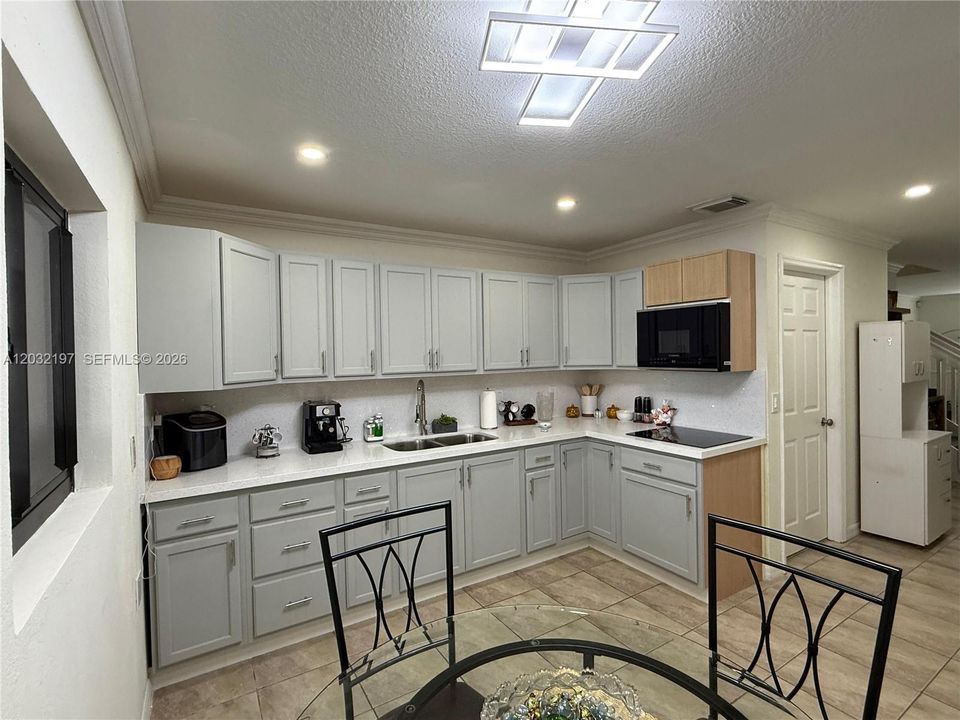 For Sale: $490,000 (3 beds, 2 baths, 1528 Square Feet)