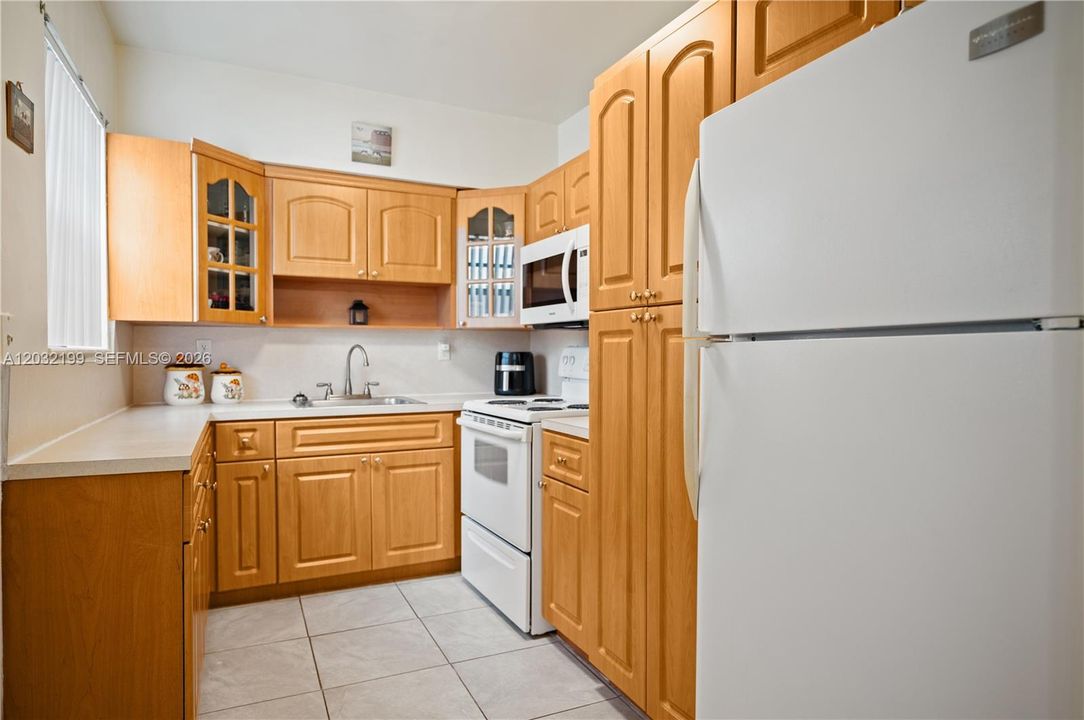 For Sale: $475,000 (3 beds, 1 baths, 966 Square Feet)