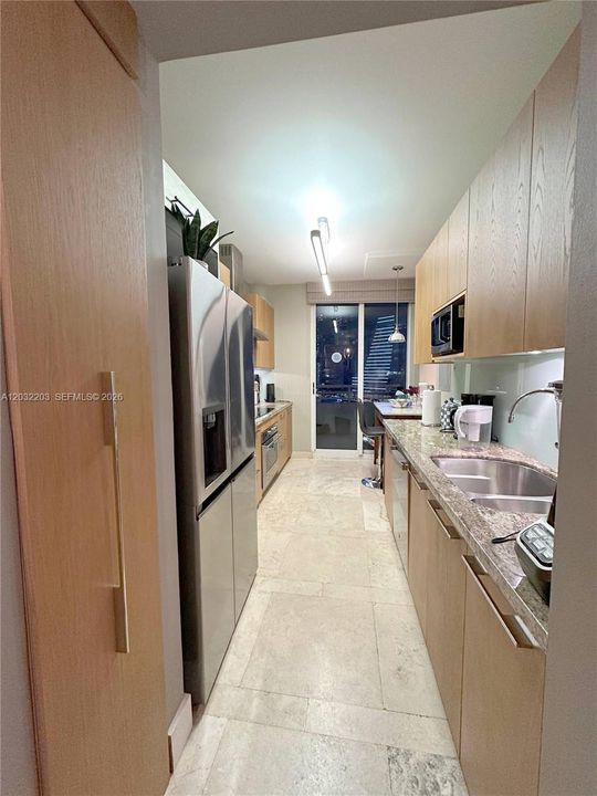 For Rent: $5,600 (2 beds, 2 baths, 1280 Square Feet)