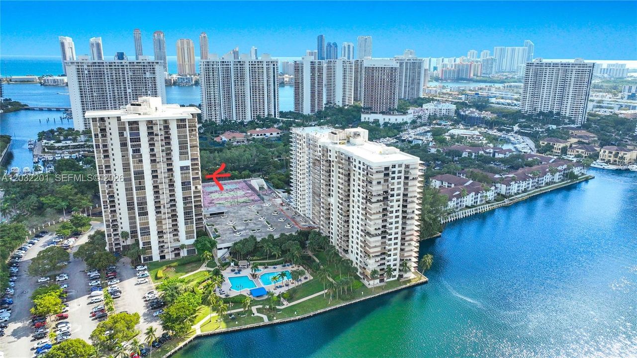 For Sale: $289,000 (2 beds, 2 baths, 1339 Square Feet)