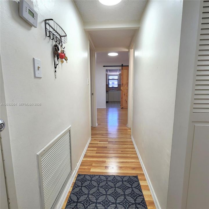 For Sale: $289,000 (2 beds, 2 baths, 1339 Square Feet)