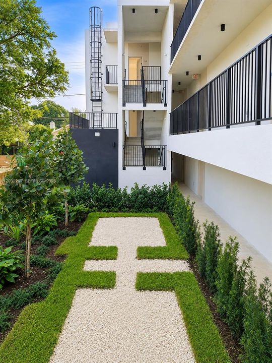 Recently Rented: $766 (1 beds, 1 baths, 477 Square Feet)