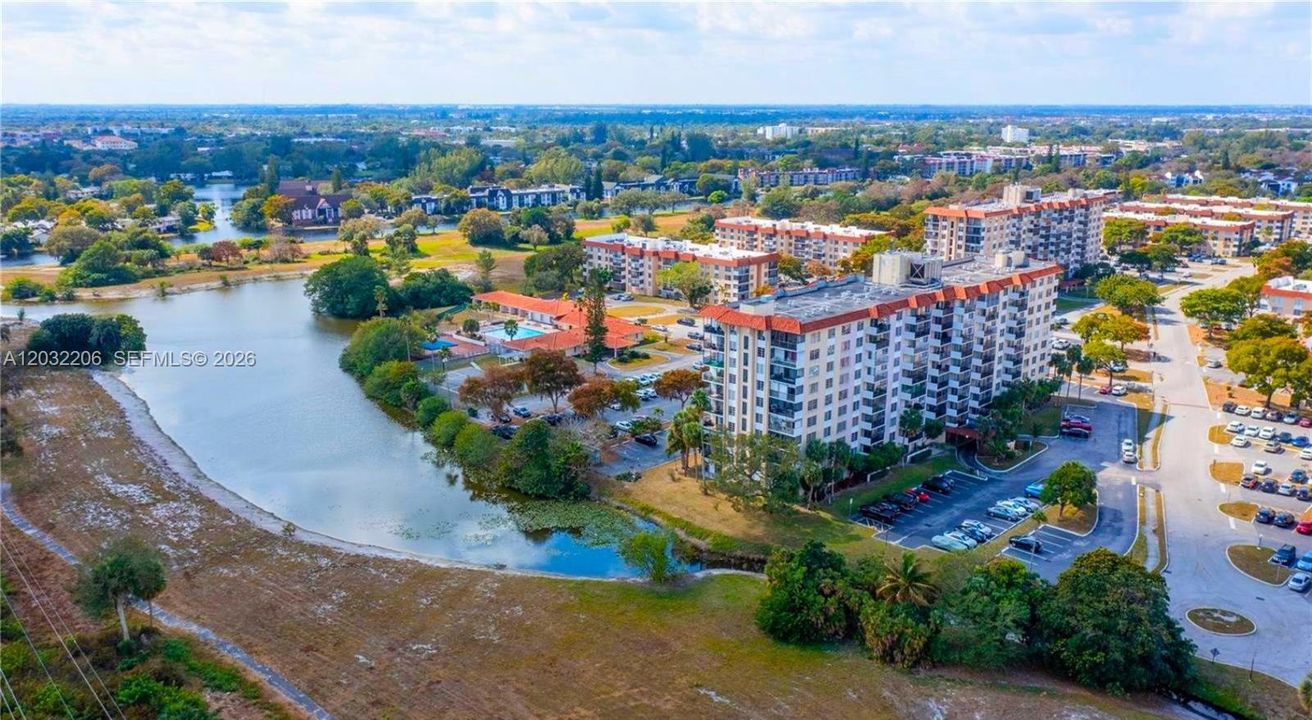 For Rent: $1,999 (2 beds, 2 baths, 972 Square Feet)