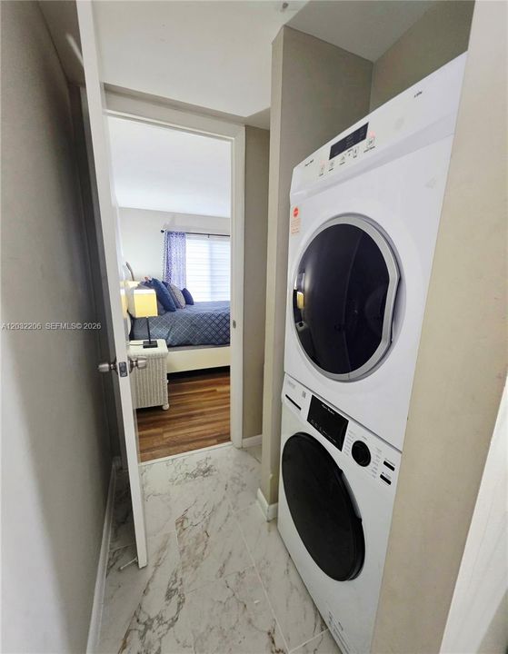 For Rent: $1,999 (2 beds, 2 baths, 972 Square Feet)