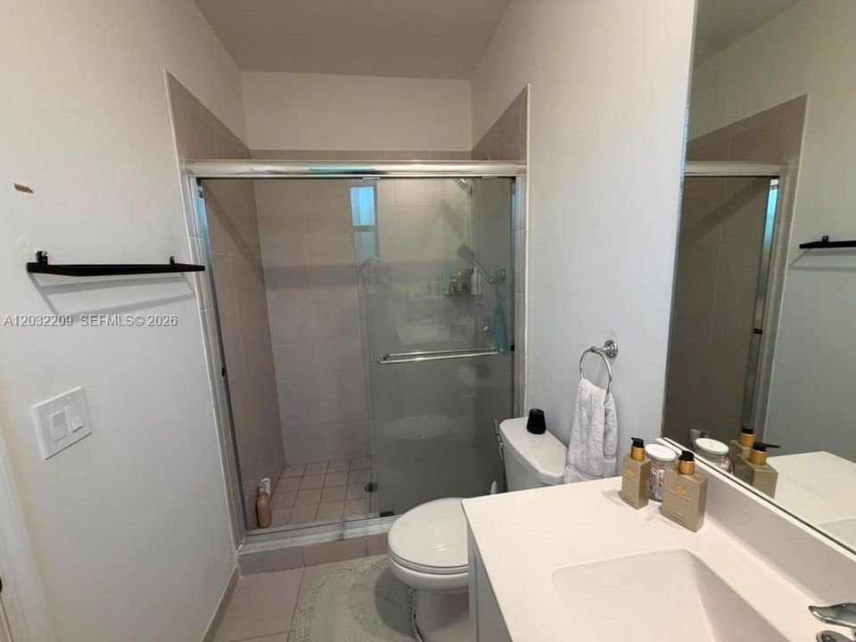Active With Contract: $3,400 (3 beds, 2 baths, 1485 Square Feet)