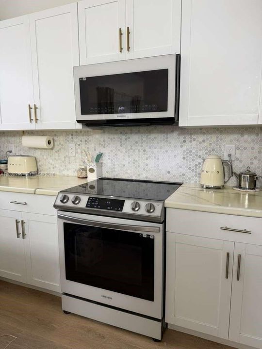 For Rent: $3,400 (3 beds, 2 baths, 1485 Square Feet)