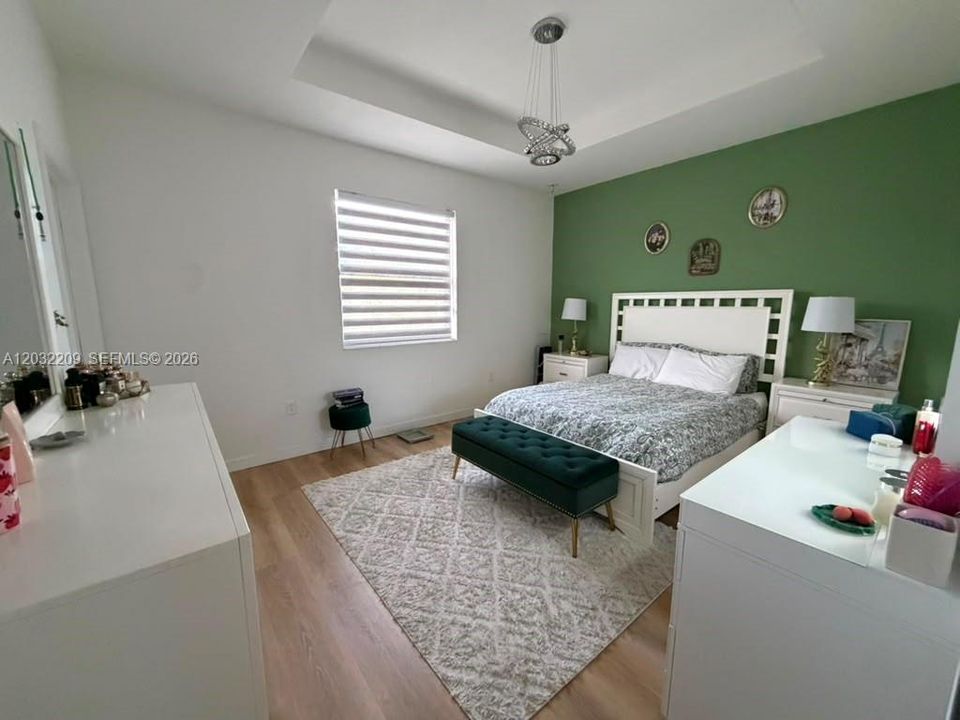 Active With Contract: $3,400 (3 beds, 2 baths, 1485 Square Feet)