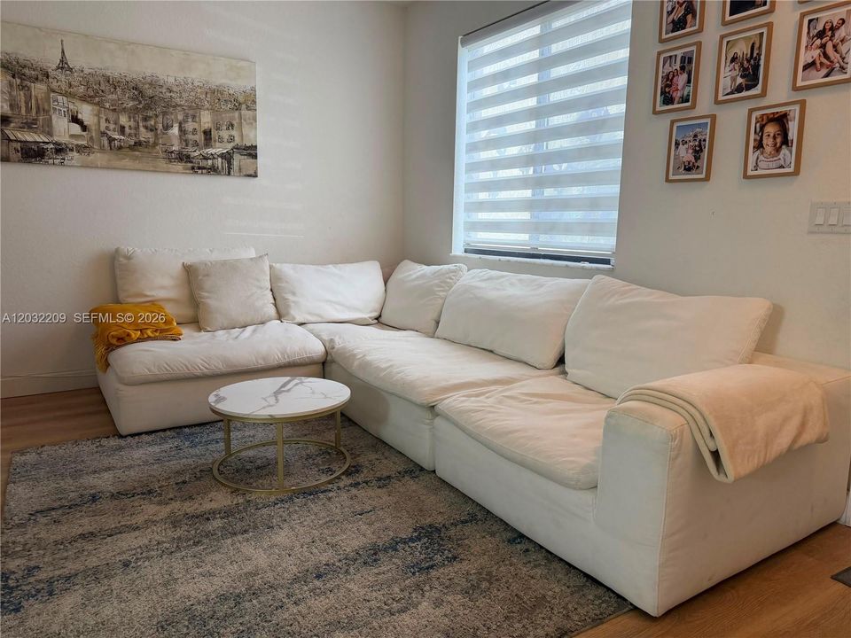 Active With Contract: $3,400 (3 beds, 2 baths, 1485 Square Feet)