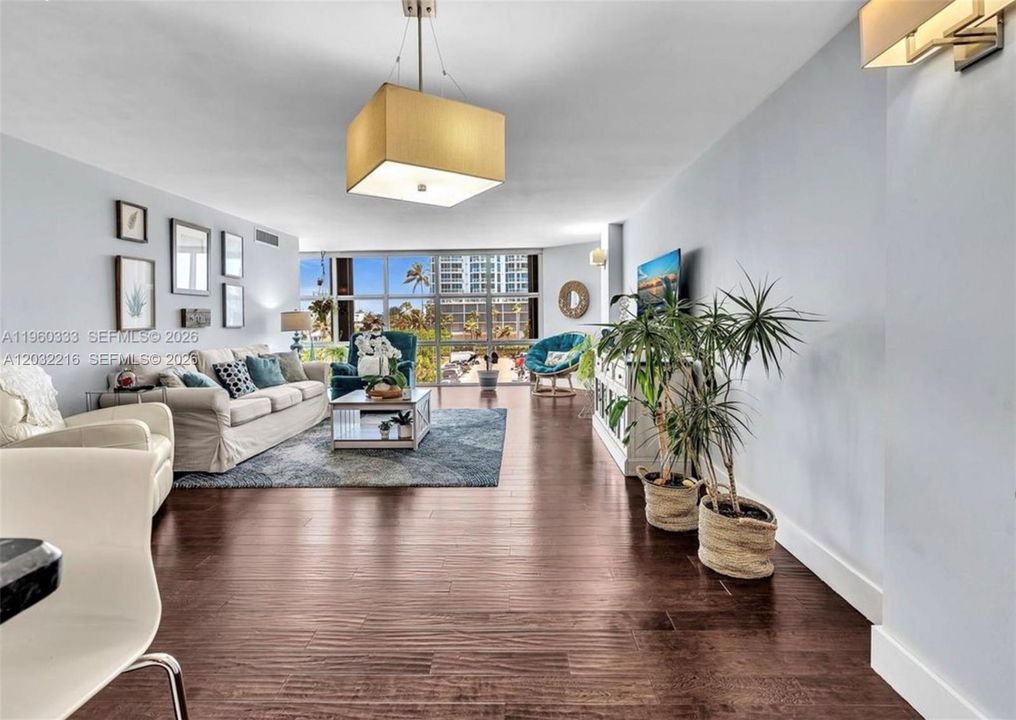 For Rent: $4,700 (2 beds, 2 baths, 1805 Square Feet)