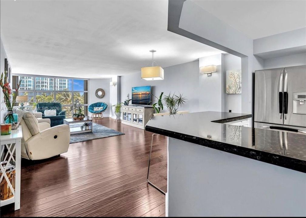 For Rent: $4,700 (2 beds, 2 baths, 1805 Square Feet)