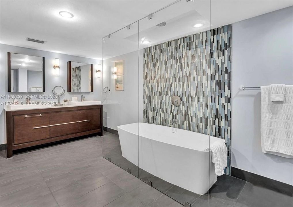 For Rent: $4,700 (2 beds, 2 baths, 1805 Square Feet)