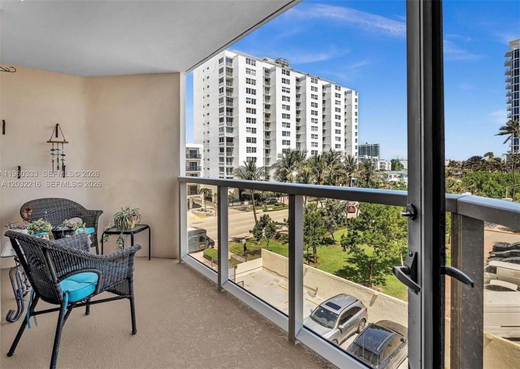 For Rent: $4,700 (2 beds, 2 baths, 1805 Square Feet)