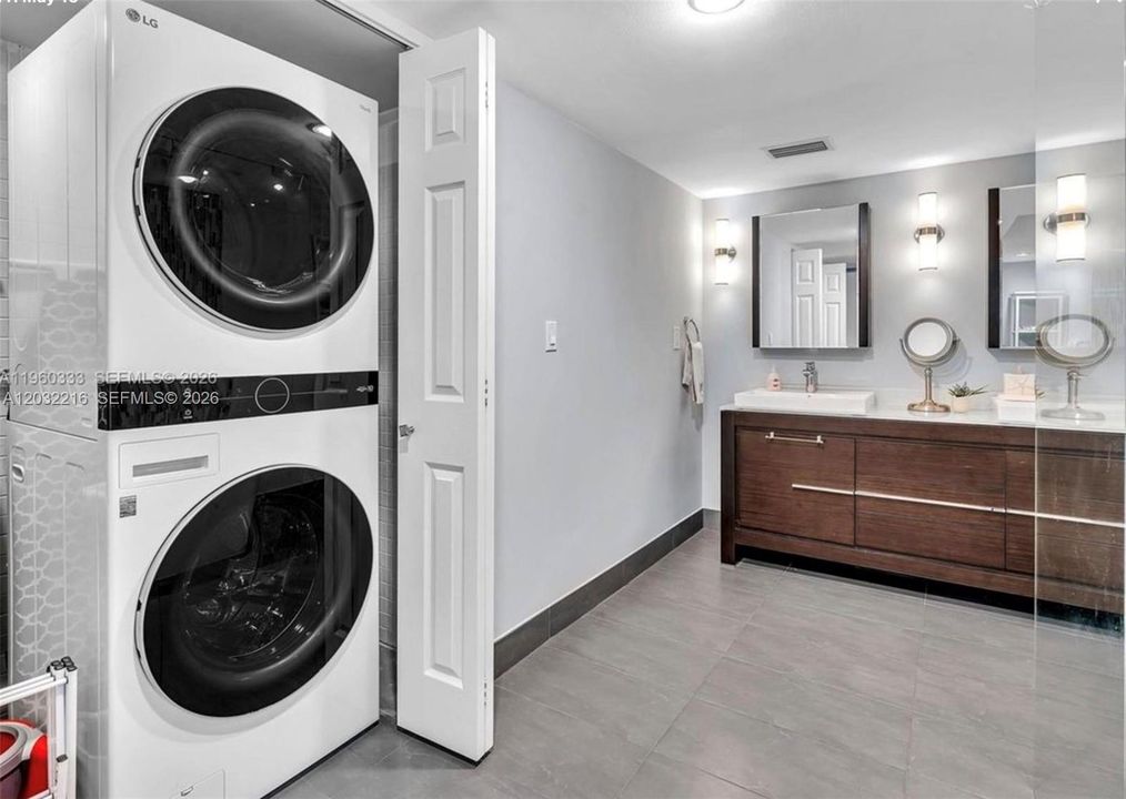 For Rent: $4,700 (2 beds, 2 baths, 1805 Square Feet)